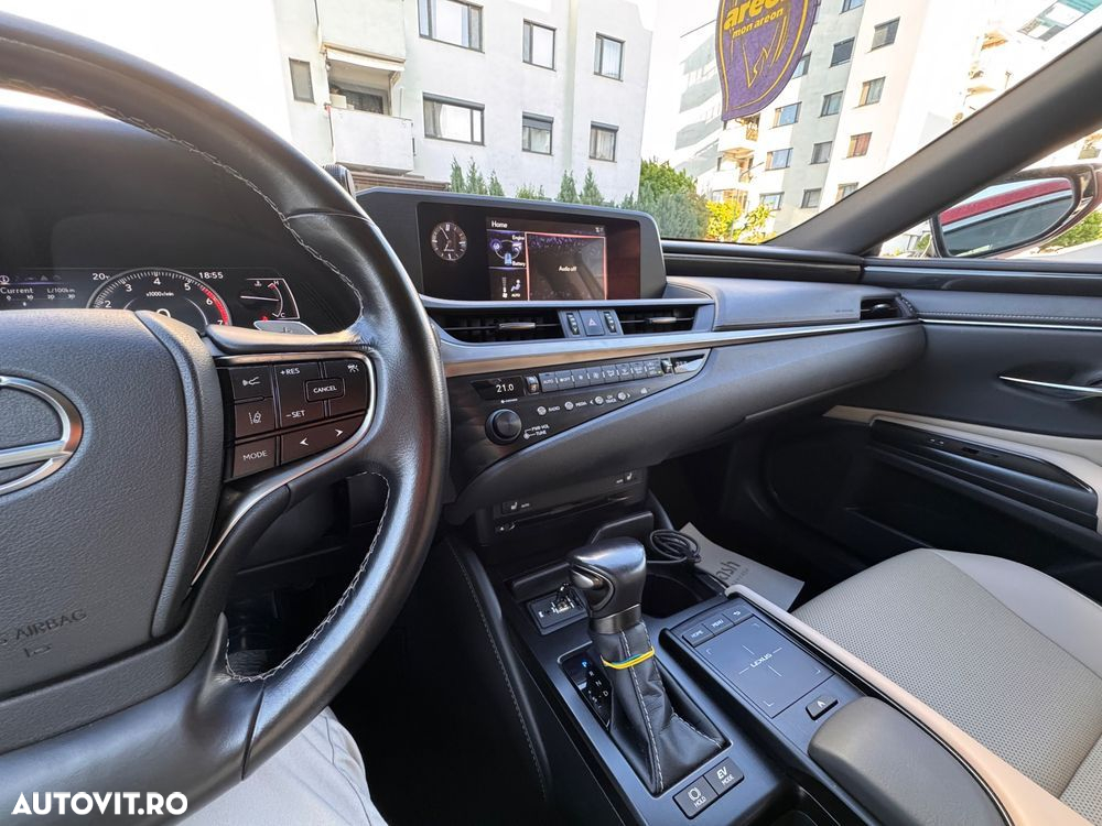 Lexus Seria ES - 13