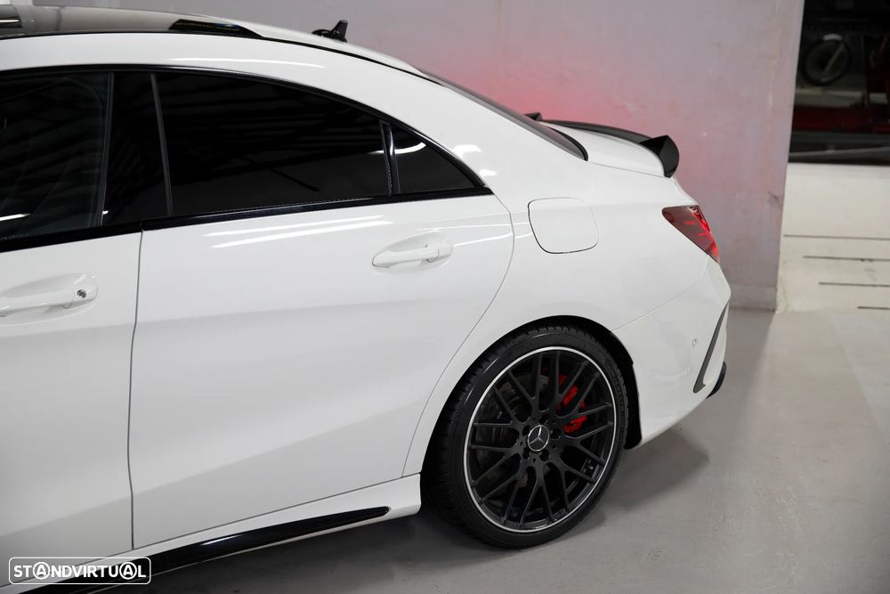 Mercedes-Benz CLA 45 AMG 4Matic Speedshift DCT 7G Night Edition - 13