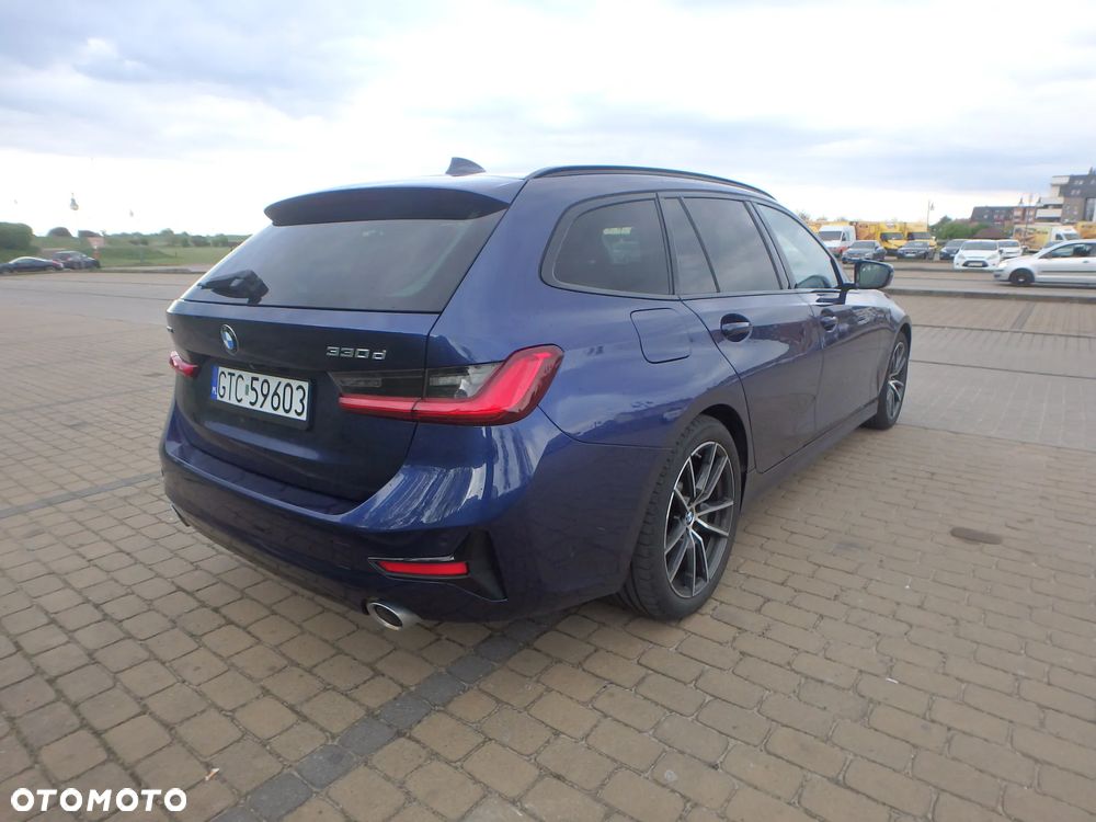 BMW Seria 3 330d xDrive M Sport - 5