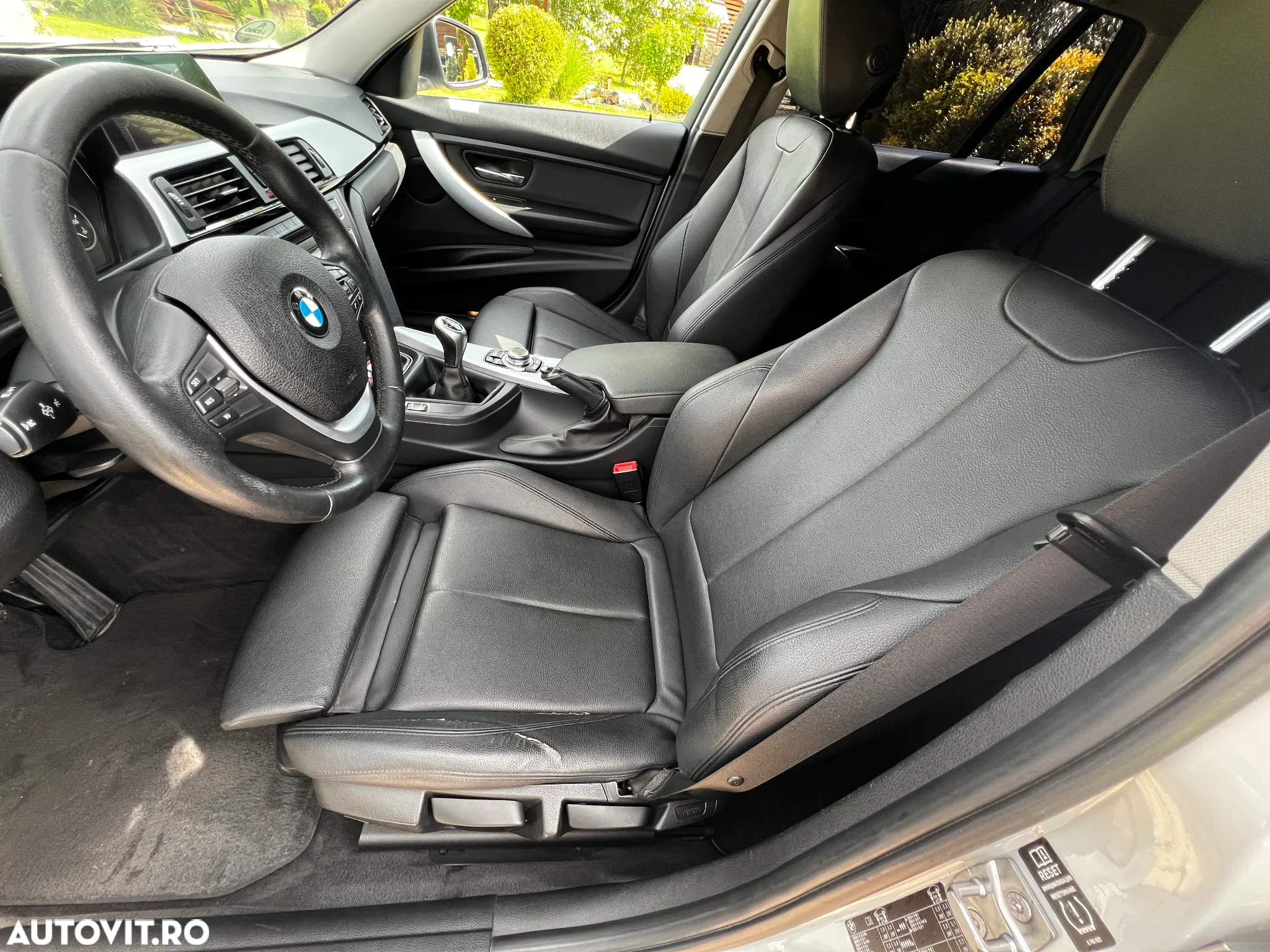 BMW Seria 3 318d Touring - 14