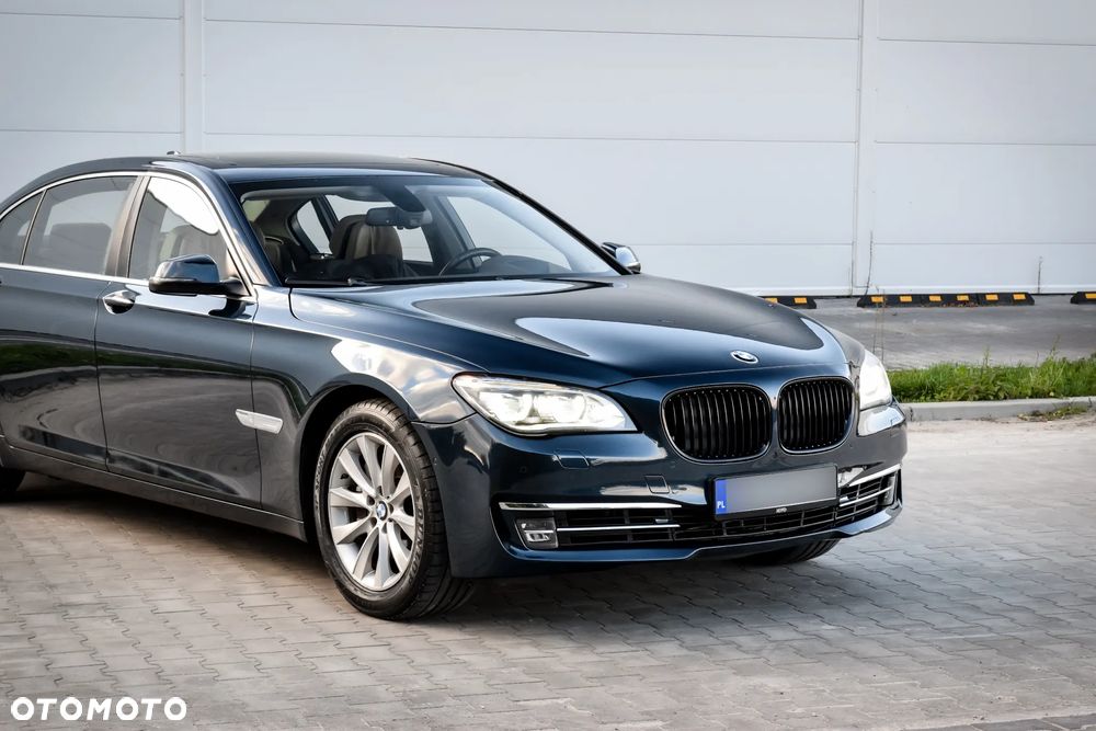 BMW Seria 7 740i L - 18