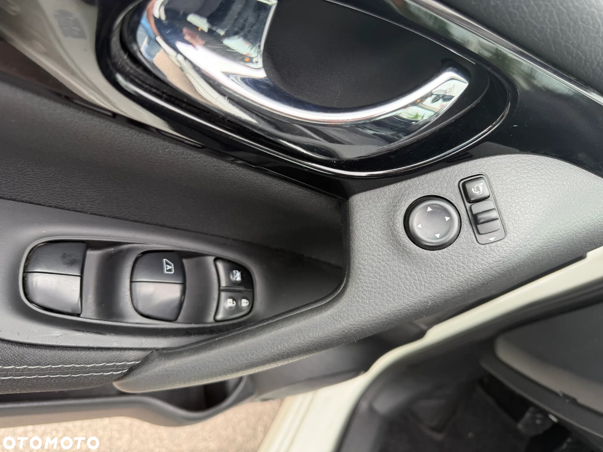 Nissan Qashqai 1.6 DCi 4x4 Tekna - 8