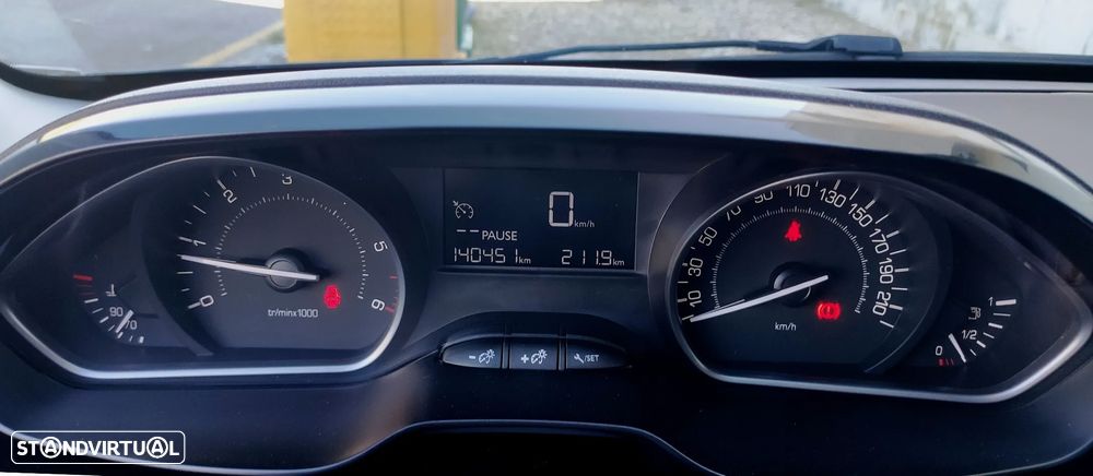 Peugeot 208 1.6 BlueHDi Style - 12