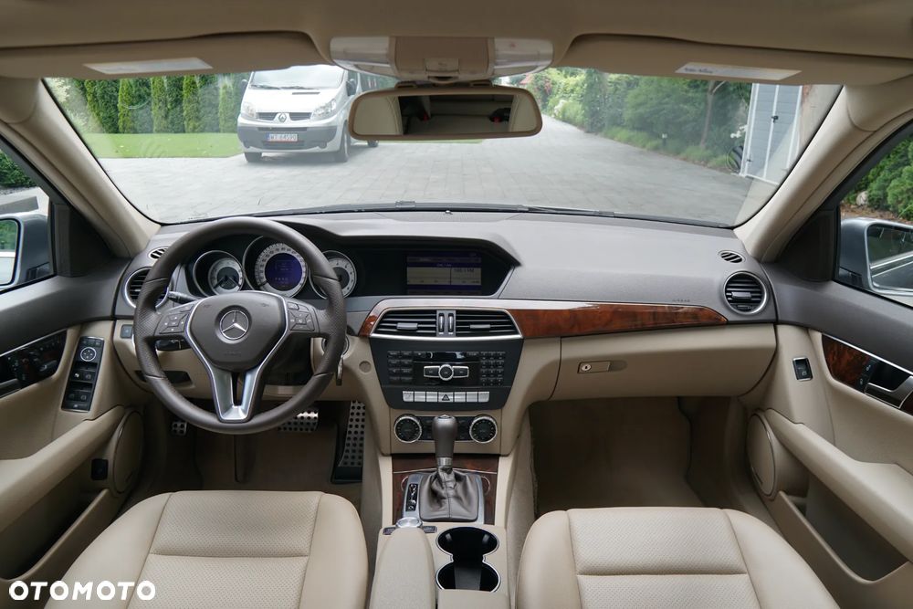 Mercedes-Benz Klasa C - 36