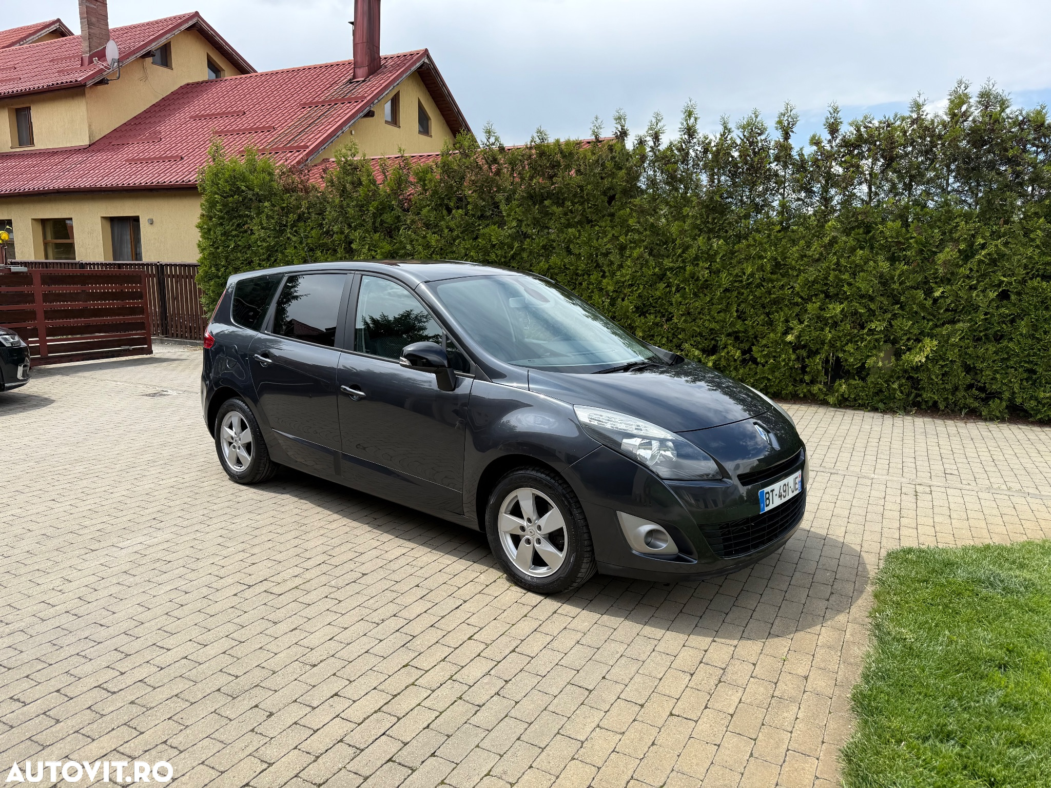 Renault Grand Scenic dCi 110 EDC Bose Edition - 2