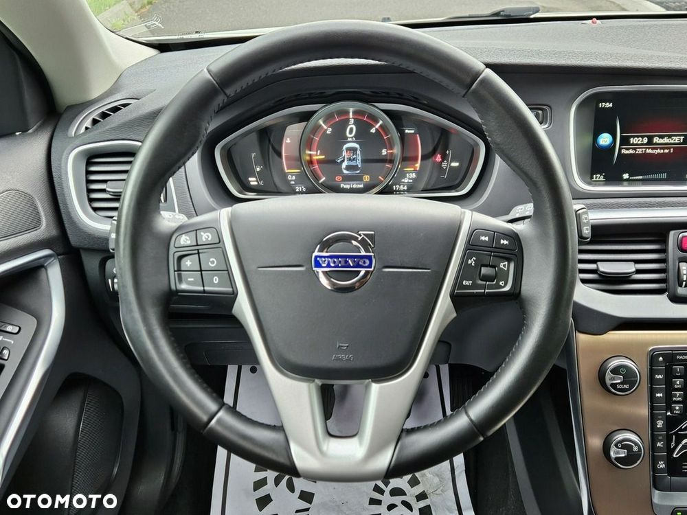 Volvo V40 D2 Drive-E Momentum - 10