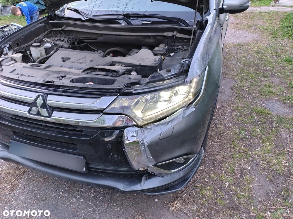 Mitsubishi Outlander - 3