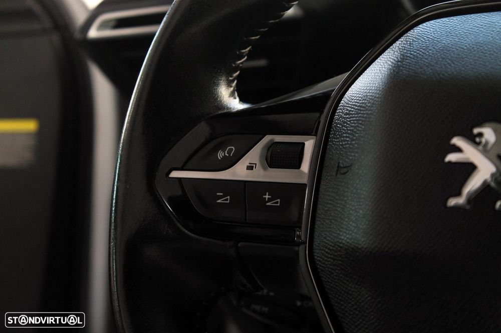 Peugeot 2008 PureTech 100 Allure - 19