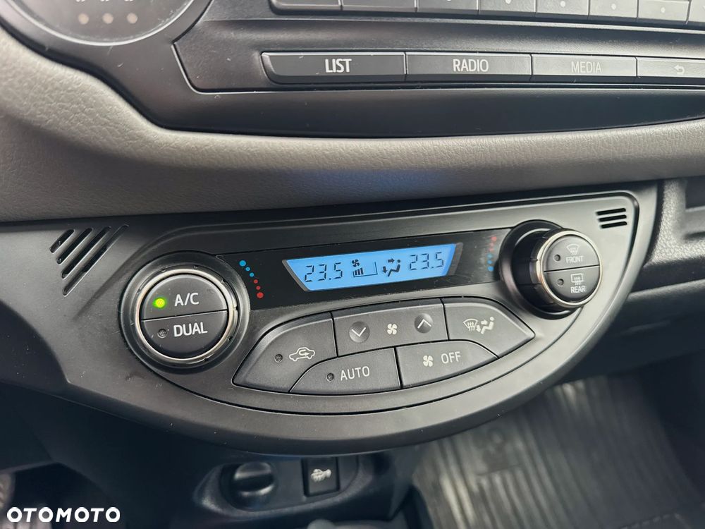 Toyota Yaris - 16