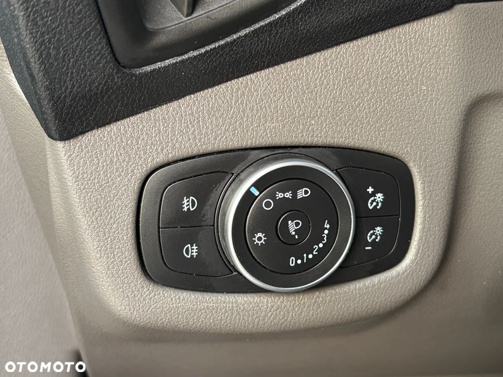 Ford Transit Connect - 20