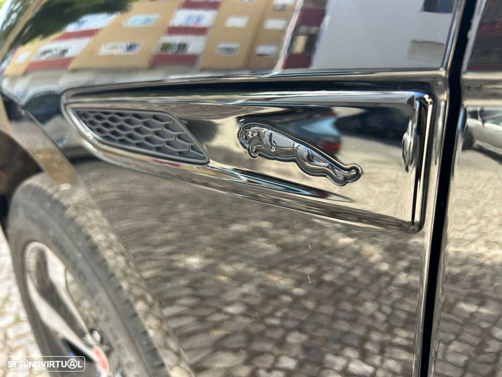 Jaguar F-Pace 2.0 P400e AWD R-Dynamic Black - 18