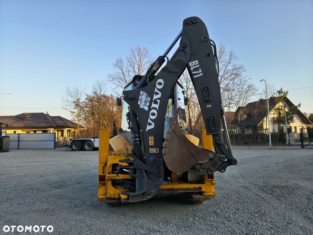 Volvo BL71  Koparko-ładowarka - 4