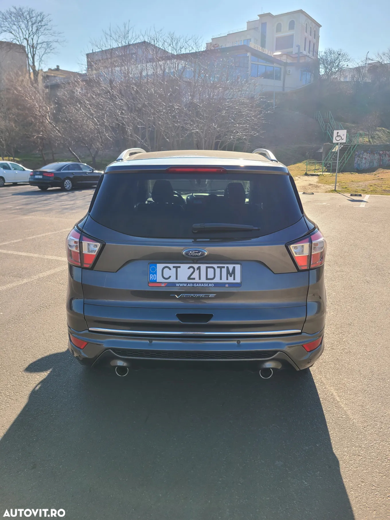 Ford Kuga 2.0 TDCi 4WD Powershift Vignale - 7