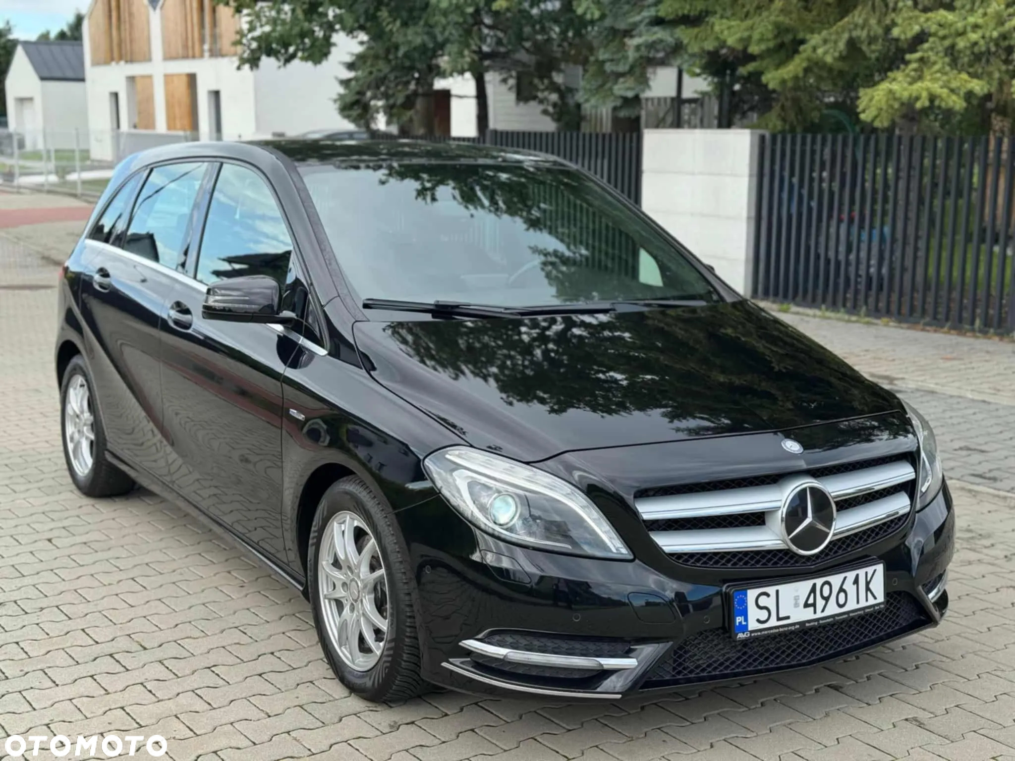 Mercedes-Benz Klasa B 180 BlueEFFICIENCY Edition Style - 2