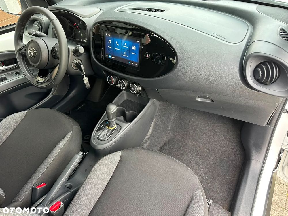 Toyota Aygo X S-CVT Play - 12