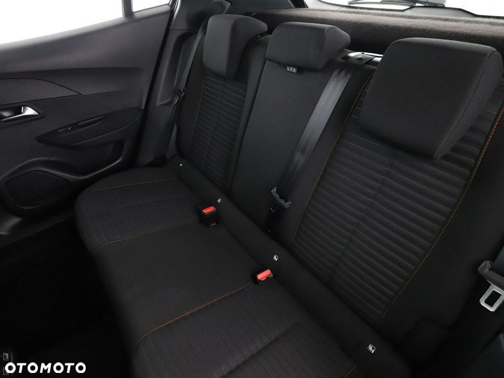 Peugeot 2008 PureTech 130 EAT8 Allure - 18