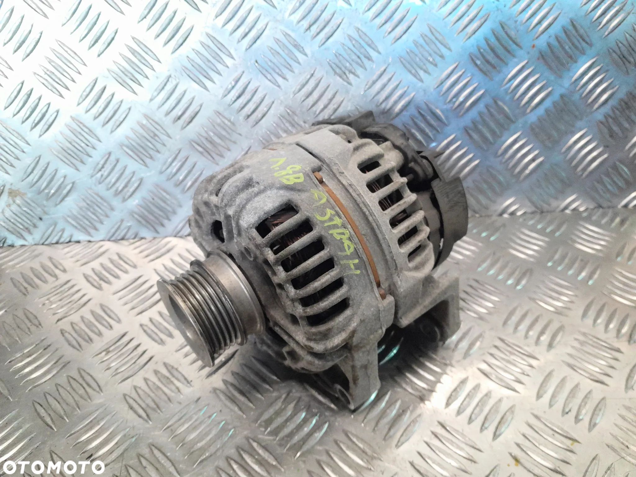 Alternator 100A OPEL Vectra C Zafira B Astra H 04-14r. 1.8 16v 55556067 - 1