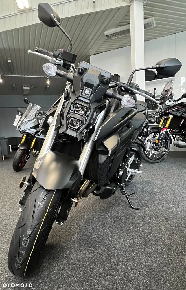 Suzuki GSX - 15