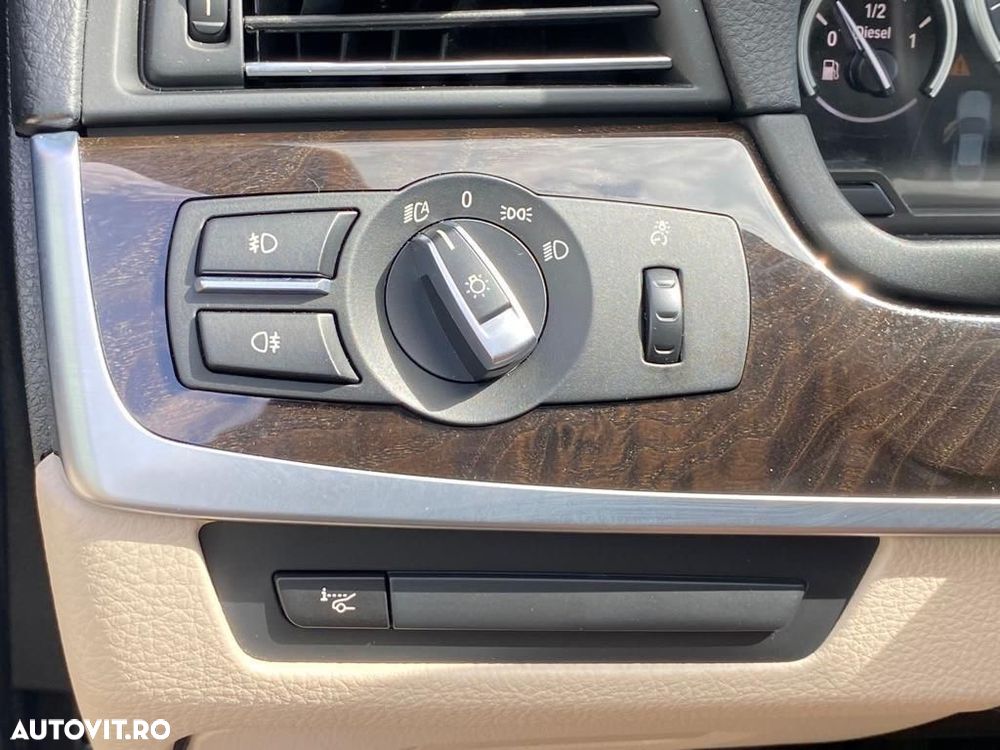 BMW Seria 5 525d xDrive - 17