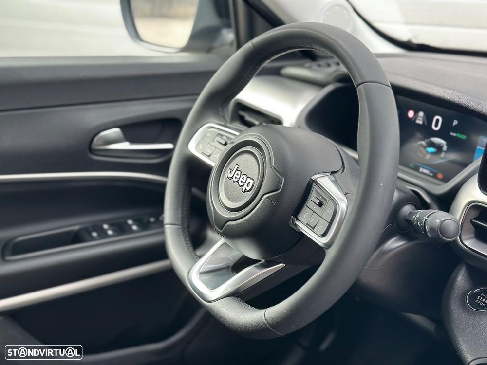 Jeep Avenger 54 kWh Summit Plus - 11