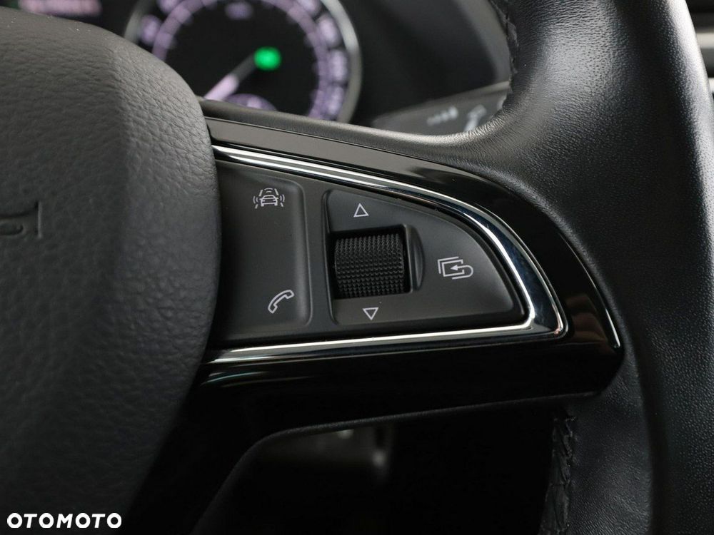 Skoda Superb 1.8 TSI Ambition DSG - 32