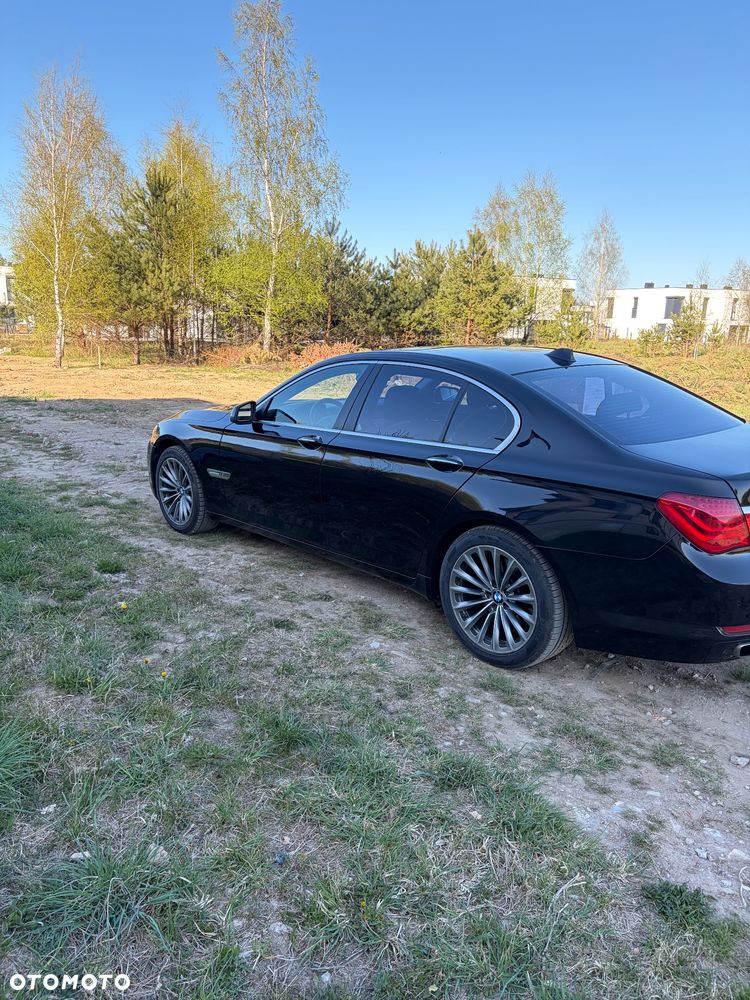 BMW Seria 7 740i - 5