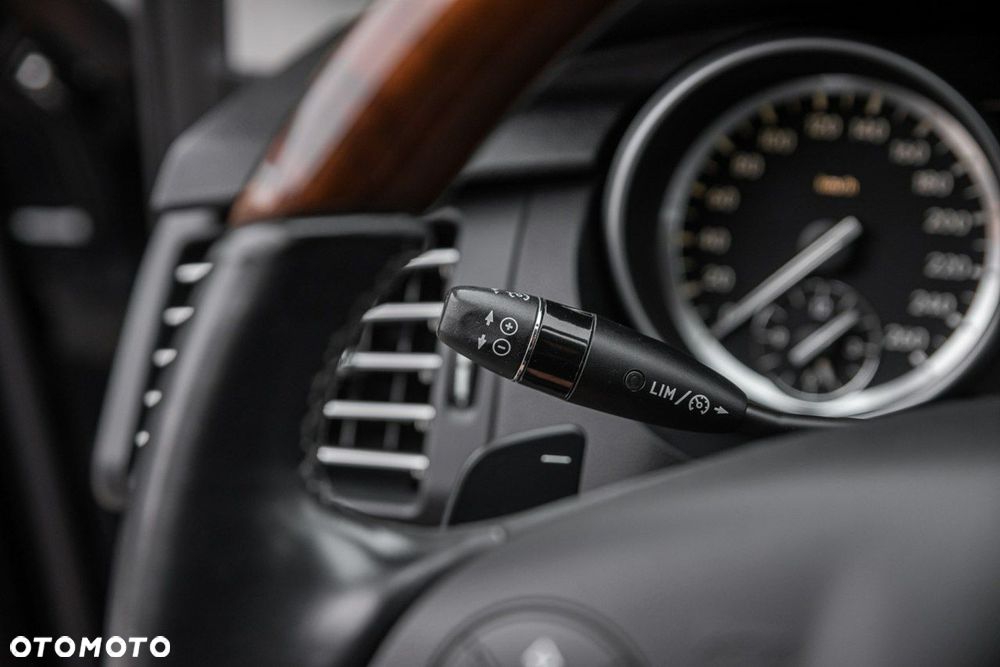 Mercedes-Benz Klasa R - 23