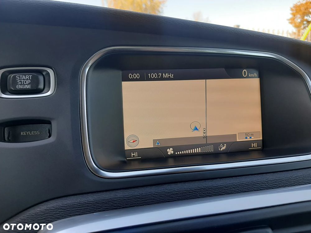 Volvo V40 D2 Momentum - 17