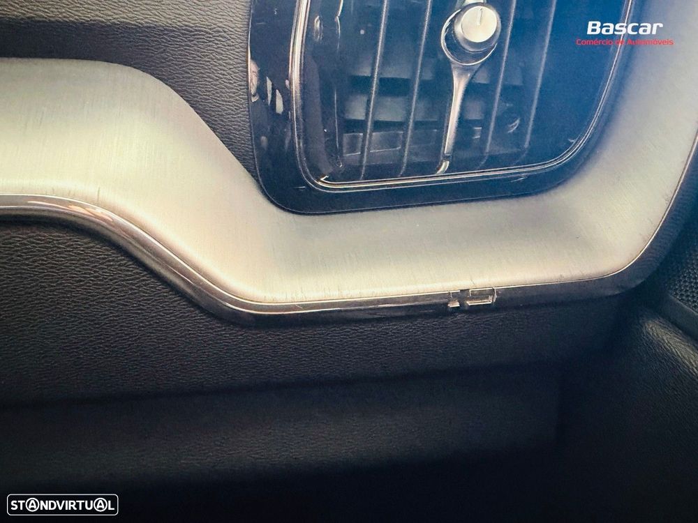 Volvo XC 60 2.0 D4 Inscription Geartronic - 29