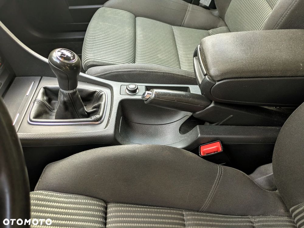 Audi A4 Avant 2.0 TDI - 9