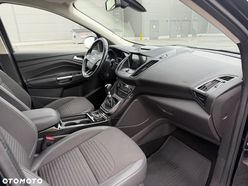Ford Kuga - 8