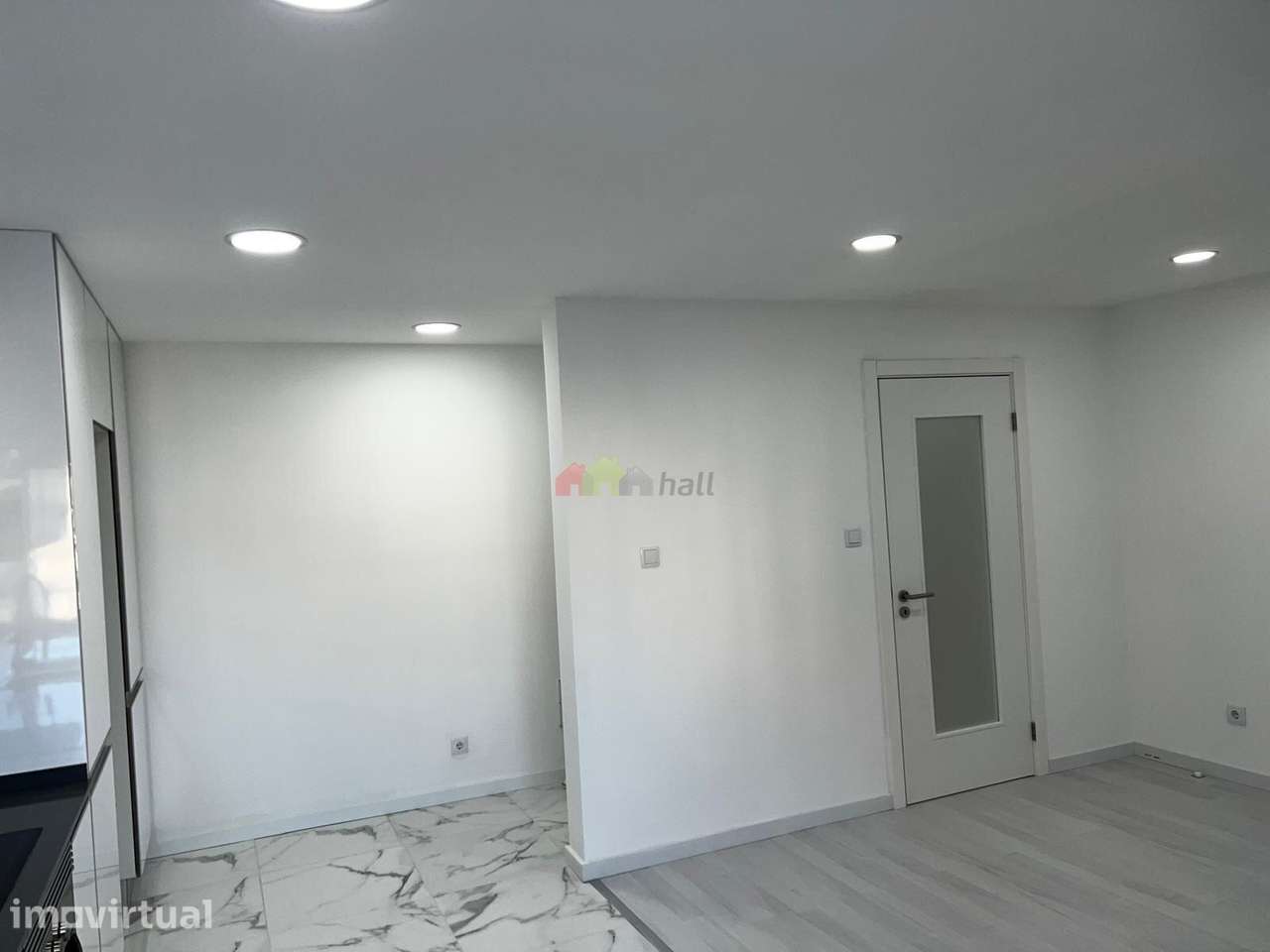 Apartamento T2 totalmente remodelado com 2 varandas - Grande imagem: 3/7