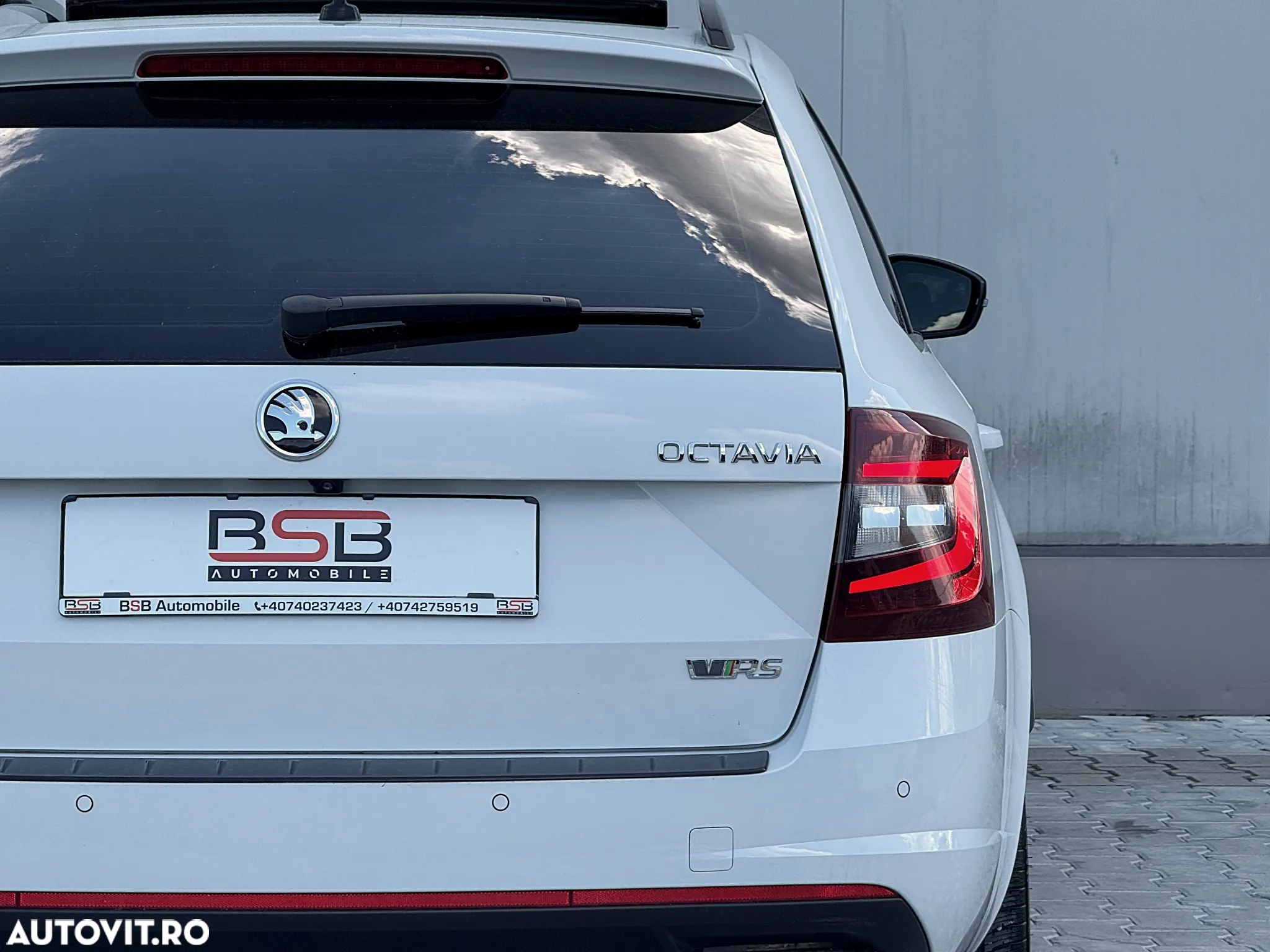 Skoda Octavia 2.0 TDI DSG RS - 36