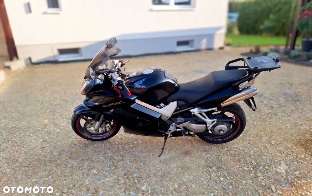 Honda VFR - 3