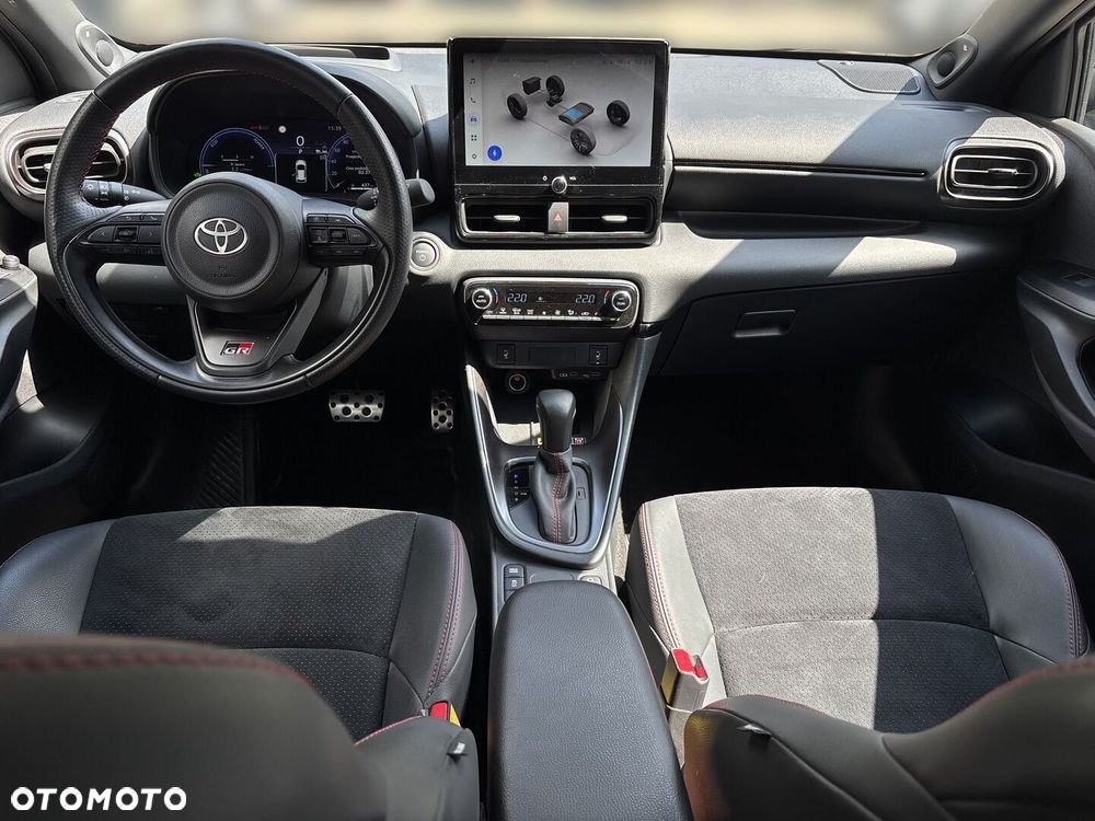 Toyota Yaris Hybrid 1.5 GR Sport - 19