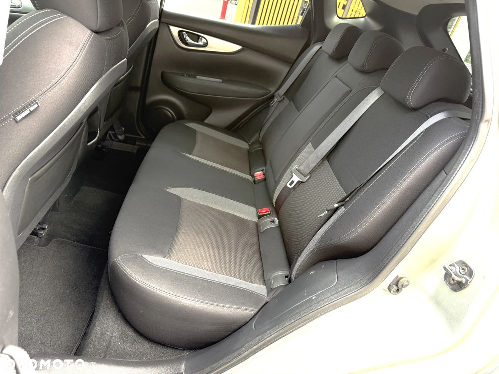 Nissan Qashqai 1.3 DIG-T N-Connecta DCT - 22