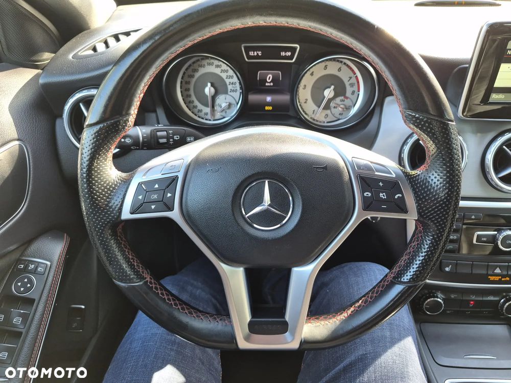 Mercedes-Benz GLA 200 AMG Line - 10