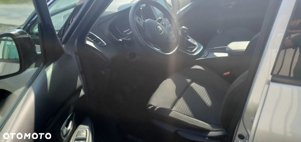 Renault Scenic 1.5 dCi Intens - 8