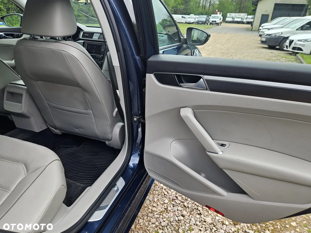 Volkswagen Passat 2.0 TSI Elegance DSG - 16