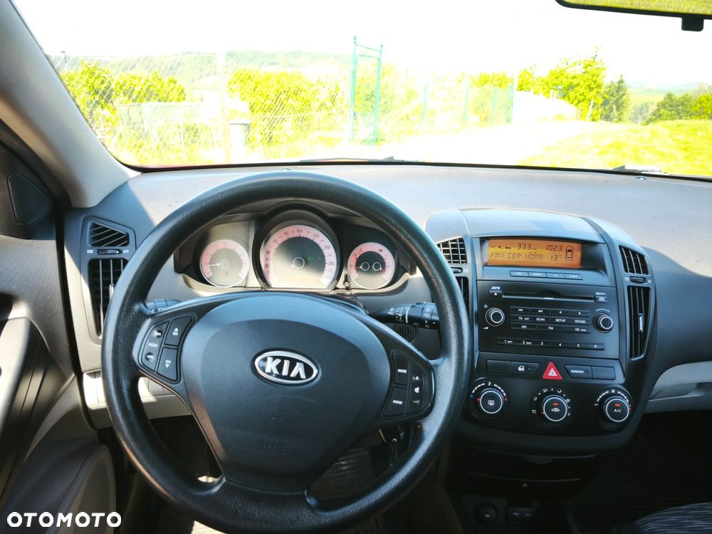 Kia ProCeed - 10