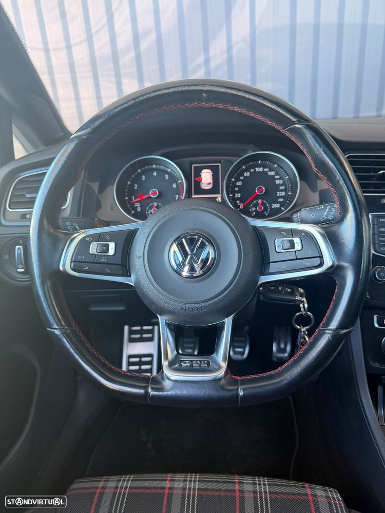VW Golf 2.0 TSi GTi - 17
