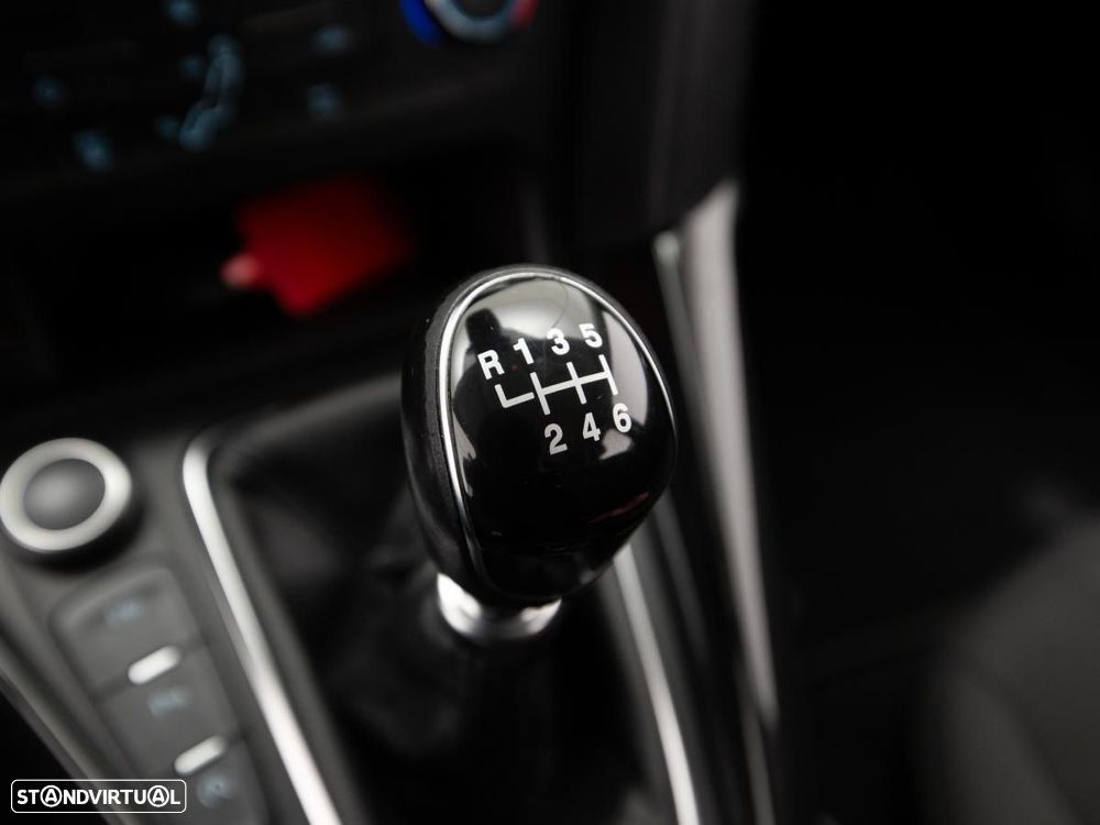 Ford Focus SW 1.5 TDCi Titanium - 20