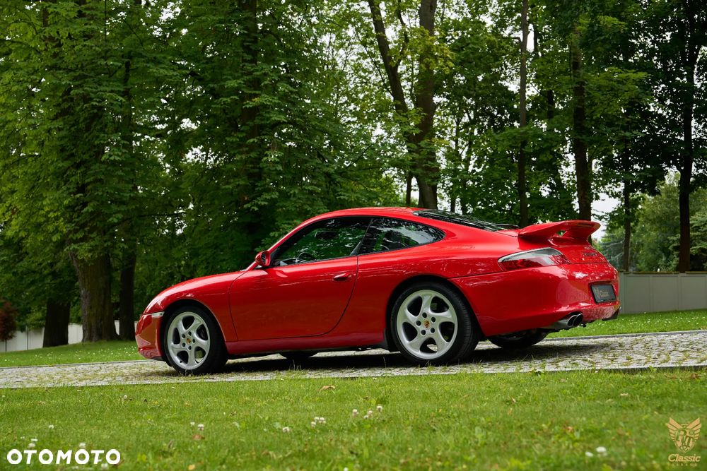 Porsche 911 Carrera - 21