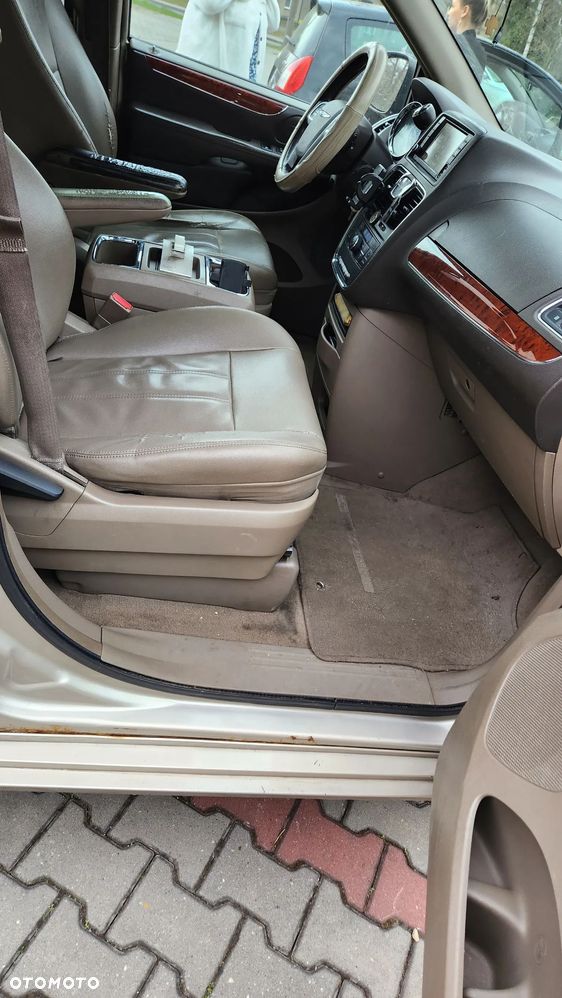 Chrysler Town & Country 3.6 Touring - 5