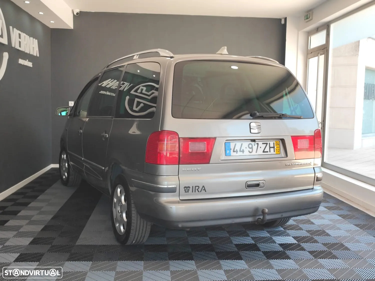 SEAT Alhambra 1.9 TDI Sport 4-Motion - 11