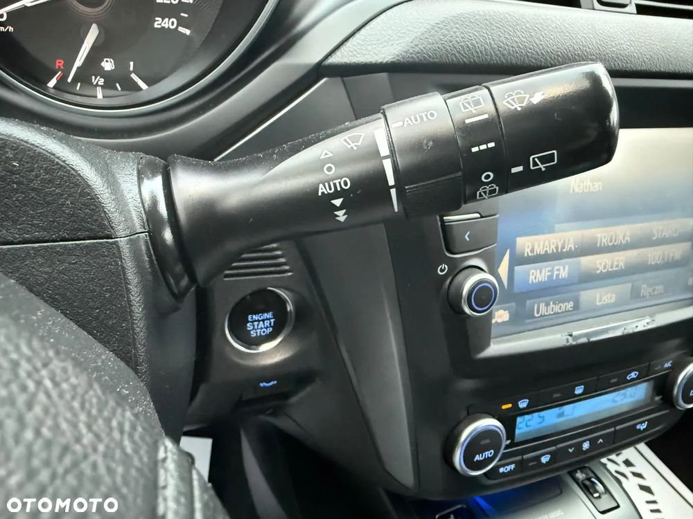 Toyota Avensis 2.0 D-4D Premium - 27