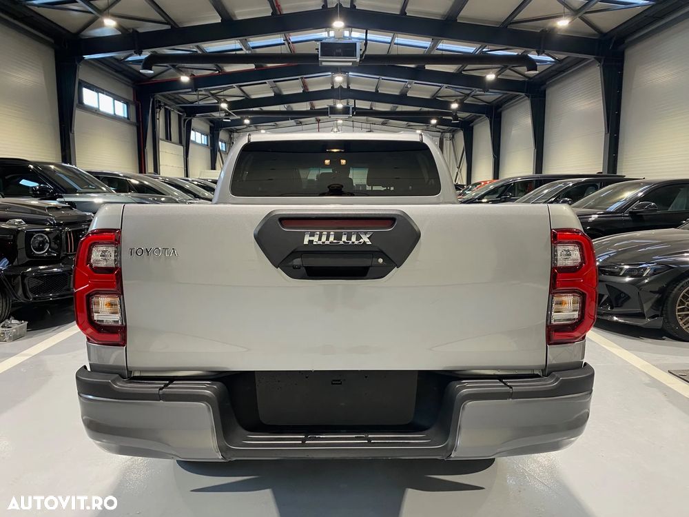 Toyota Hilux 2.8D 204CP 4x4 Double Cab AT MHEV Invincible - 4
