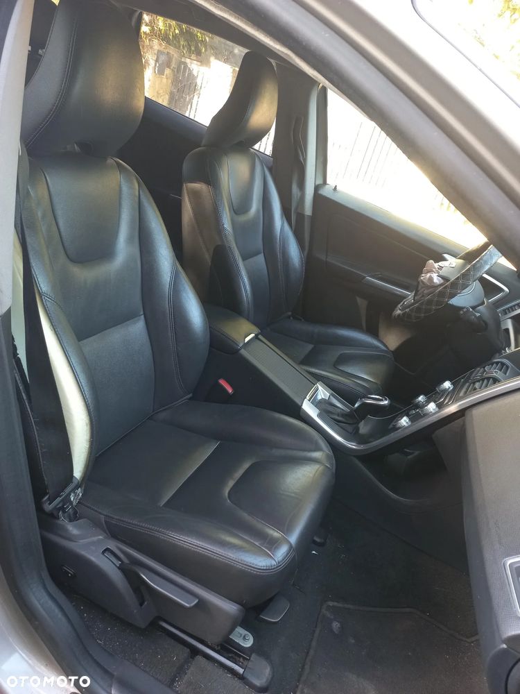 Volvo XC 60 D4 Geartronic Momentum - 10