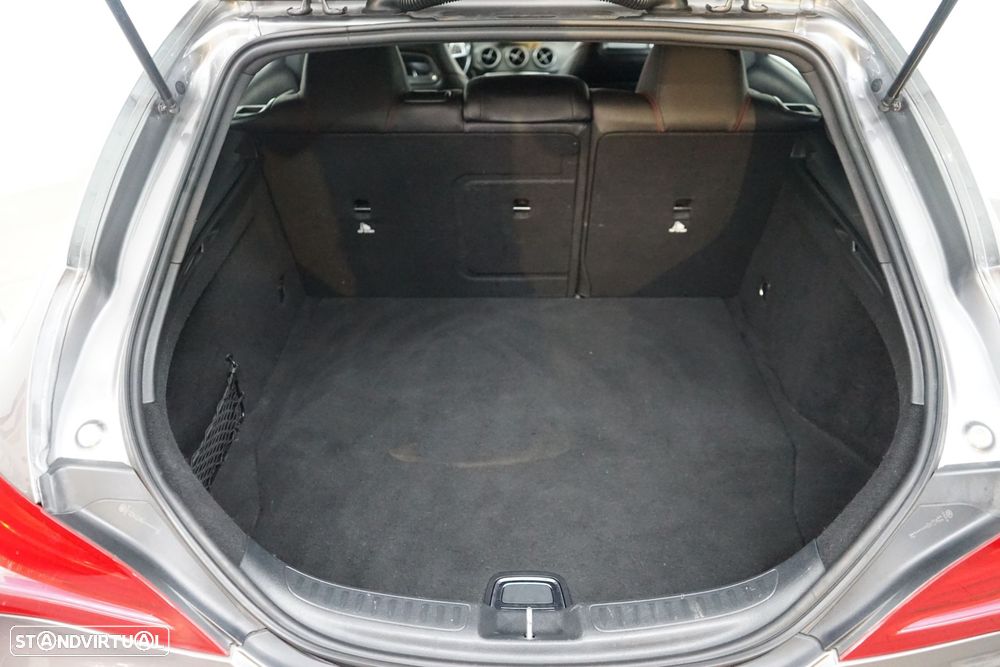 Mercedes-Benz CLA 220 - 36