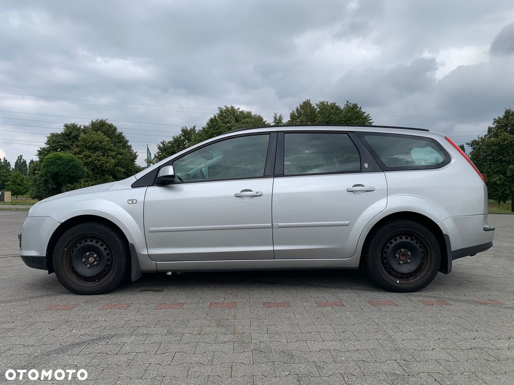 Ford Focus 1.8 TDCi Ghia - 8